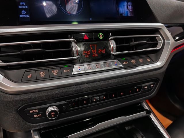 BMW/ 寶馬 330i  第31張相片