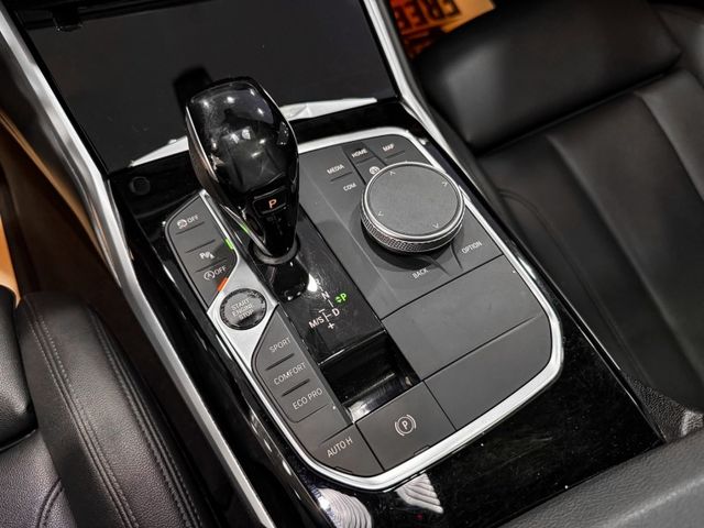 BMW/ 寶馬 330i  第32張相片