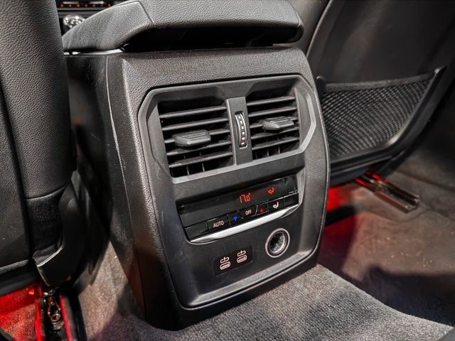 BMW/ 寶馬 330i  第33張相片