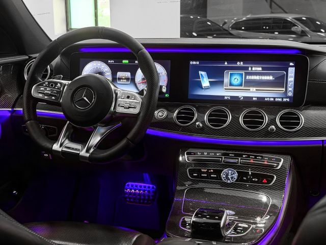 Mercedes-Benz/賓士 E-CLASS  第1張相片