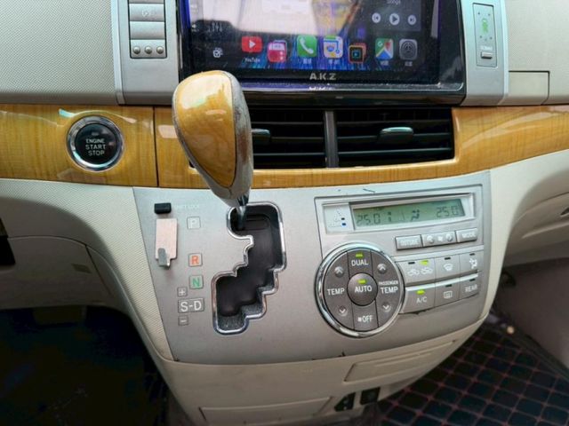 Toyota Previa  第9張相片
