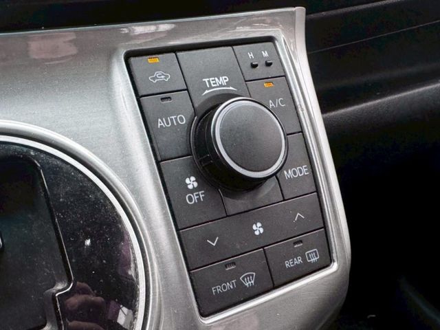 Toyota Wish  第10張相片