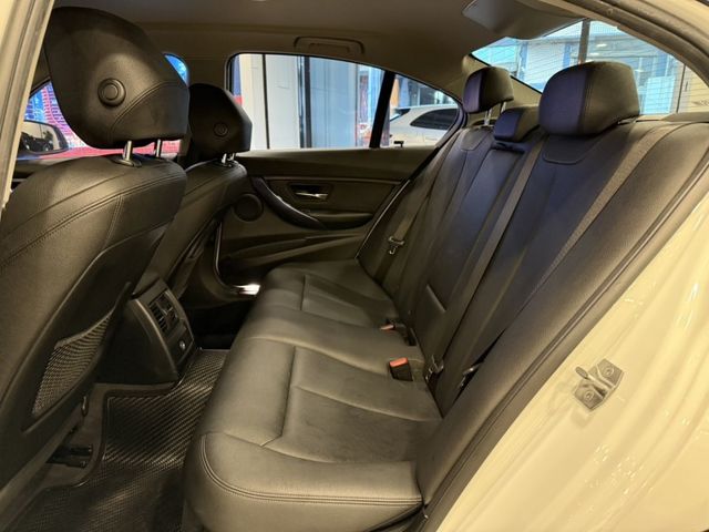 BMW/ 寶馬 318i  第18張相片
