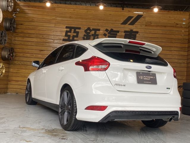 Ford Focus 5D 2016款 1.5 汽油時尚型  第6張相片