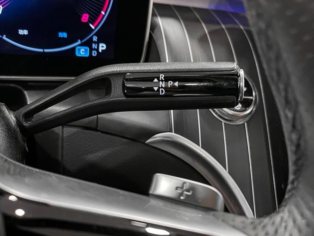 2023年M-Benz GLC300 SUV  第2張相片