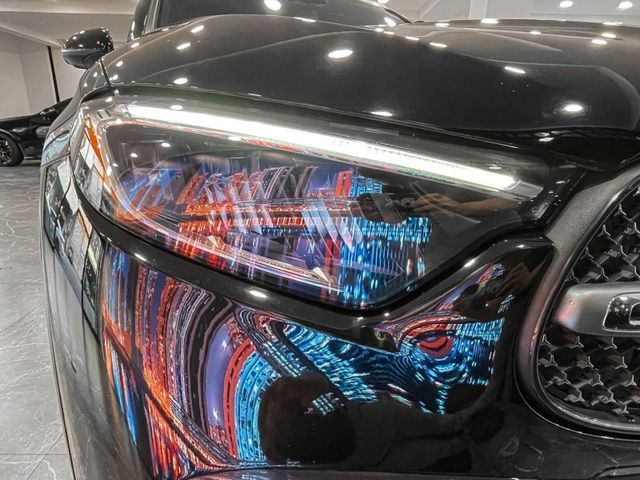 2023年M-Benz GLC300 SUV  第18張相片
