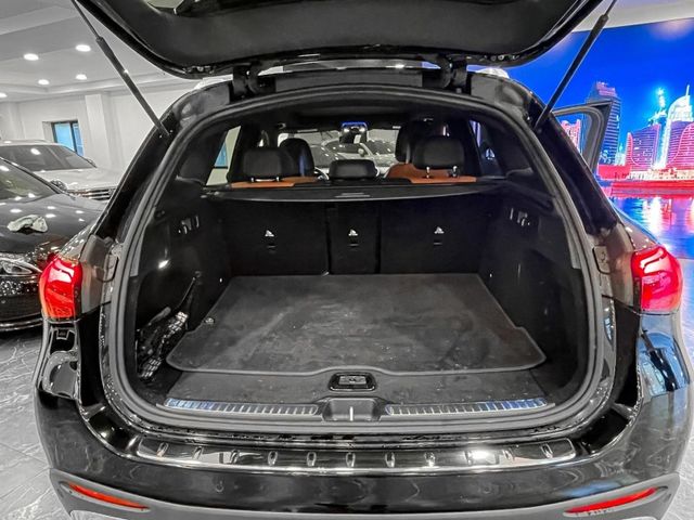 2023年M-Benz GLC300 SUV  第21張相片
