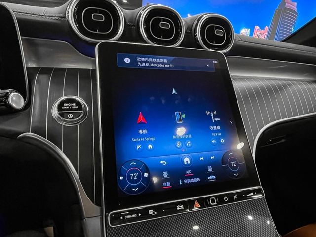 2023年M-Benz GLC300 SUV  第40張相片