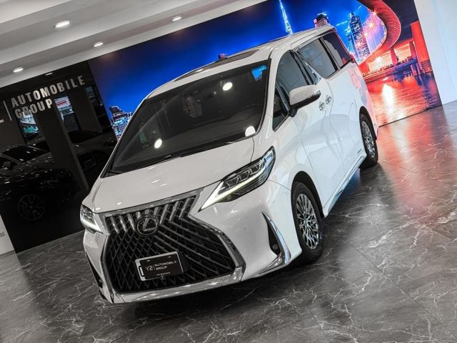 2023年Lexus LM300h 油電 七人座  第6張相片