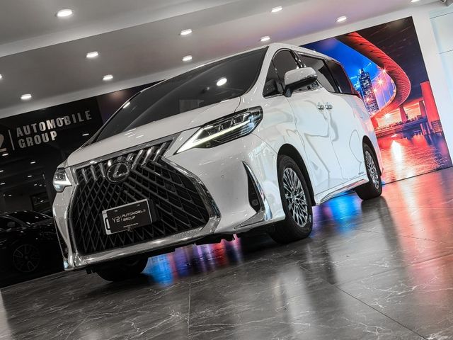 2023年Lexus LM300h 油電 七人座  第7張相片