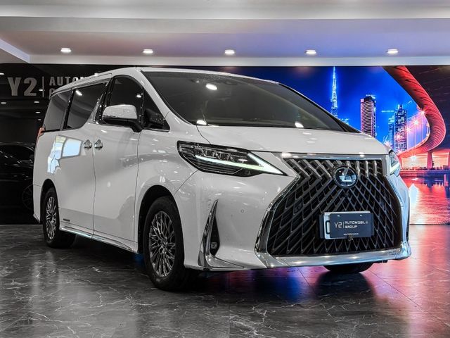 2023年Lexus LM300h 油電 七人座  第8張相片