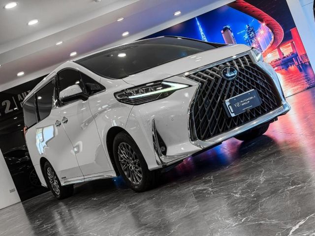 2023年Lexus LM300h 油電 七人座  第9張相片