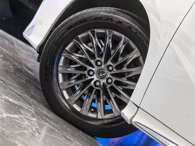 2023年Lexus LM300h 油電 七人座  第17張相片