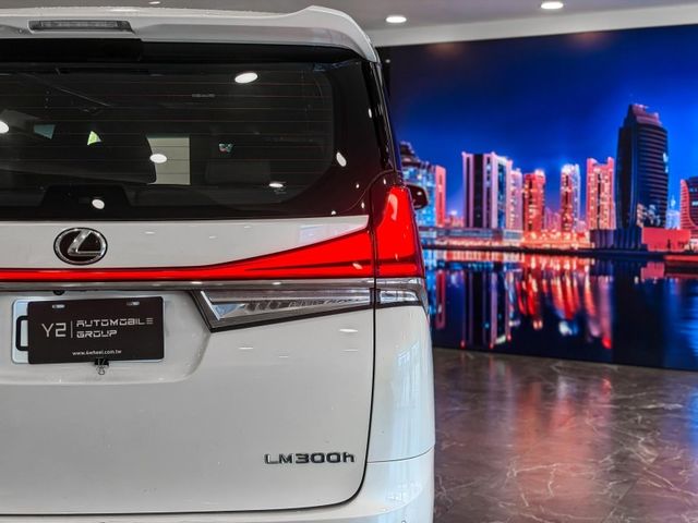 2023年Lexus LM300h 油電 七人座  第19張相片