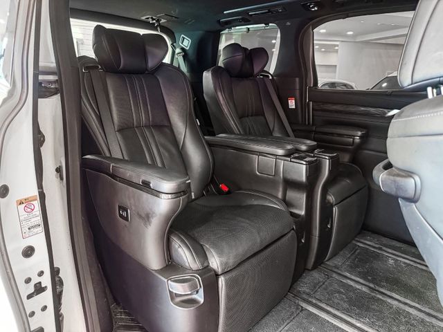 2023年Lexus LM300h 油電 七人座  第25張相片