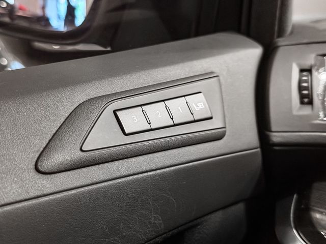 2023年Lexus LM300h 油電 七人座  第29張相片