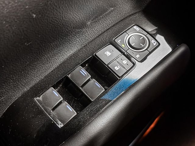 2023年Lexus LM300h 油電 七人座  第31張相片
