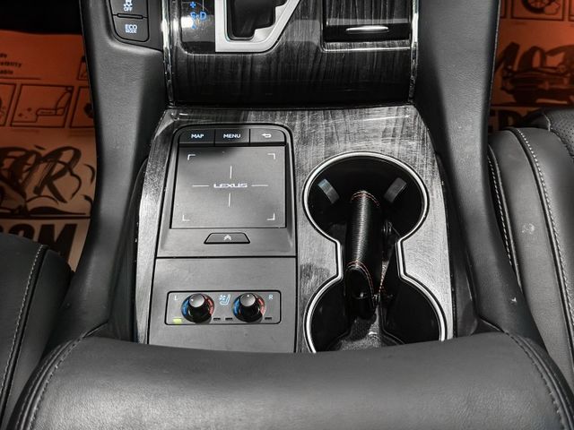 2023年Lexus LM300h 油電 七人座  第40張相片