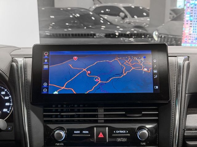 2023年Lexus LM300h 油電 七人座  第42張相片