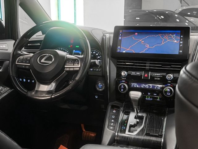 2023年Lexus LM300h 油電 七人座  第53張相片