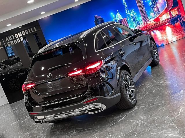 2023年M-Benz GLC300 SUV 2.0 黑色  第16張相片