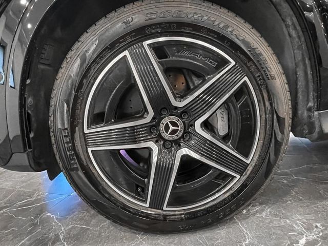 2023年M-Benz GLC300 SUV 2.0 黑色  第18張相片