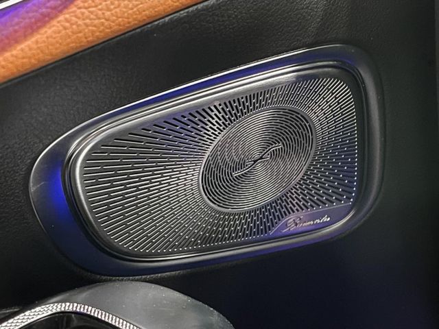 2023年M-Benz GLC300 SUV 2.0 黑色  第37張相片