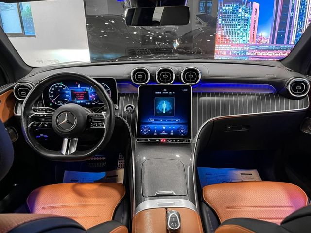 2023年M-Benz GLC300 SUV 2.0 黑色  第44張相片
