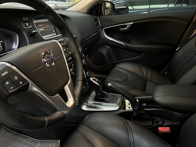 【實店拍攝】2015年VOLVO V40 1.6汽油渦輪 超安全  第5張相片