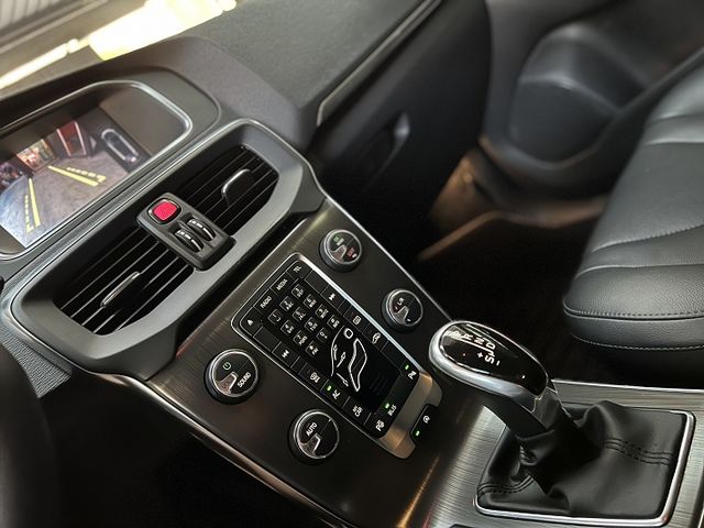 【實店拍攝】2015年VOLVO V40 1.6汽油渦輪 超安全  第6張相片