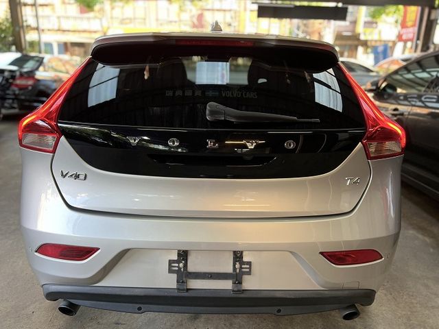 【實店拍攝】2015年VOLVO V40 1.6汽油渦輪 超安全  第16張相片