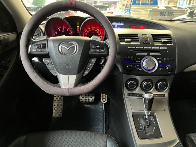 【實店拍攝】【實價販售】2011年 MAZDA 3 2.5S 運動旗艦 ZOOM  第13張相片
