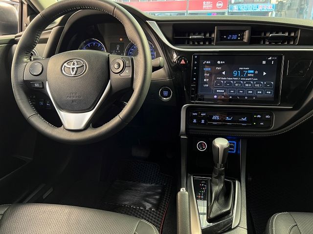 【實店拍攝】【實價販售】2017年 ALTIS 頂級尊爵版 8安 盲點 摸門  第4張相片