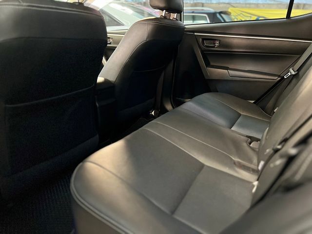 【實店拍攝】【實價販售】2017年 ALTIS 頂級尊爵版 8安 盲點 摸門  第6張相片