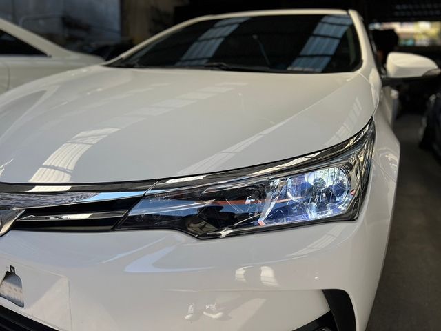 【實店拍攝】【實價販售】2017年 ALTIS 頂級尊爵版 8安 盲點 摸門  第14張相片