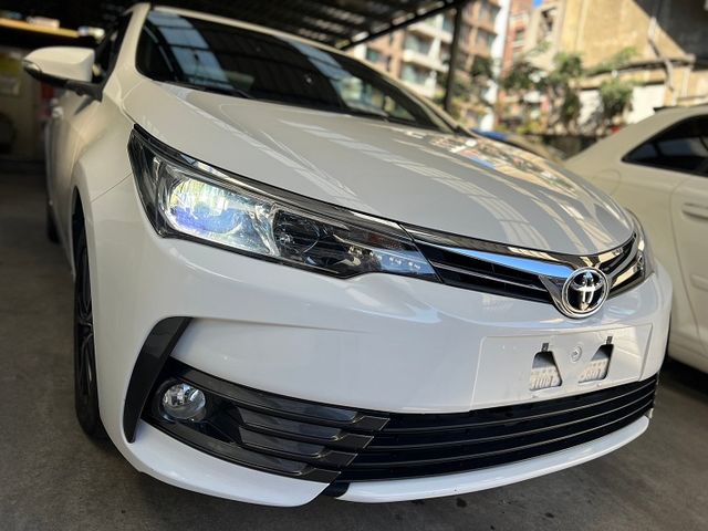 【實店拍攝】【實價販售】2017年 ALTIS 頂級尊爵版 8安 盲點 摸門  第19張相片