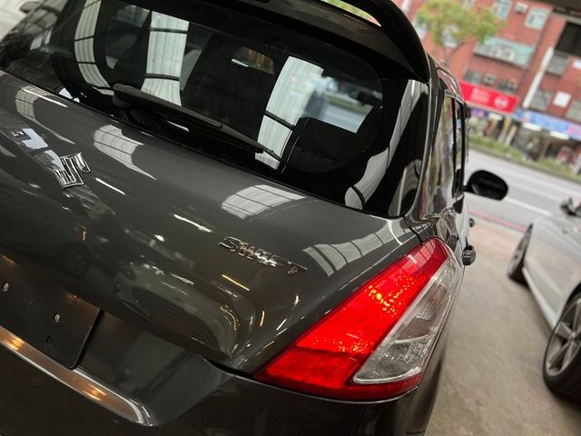 【實店拍攝】2011年SUZUKI SWIFT頂級i-key  安全防護6氣囊  第11張相片