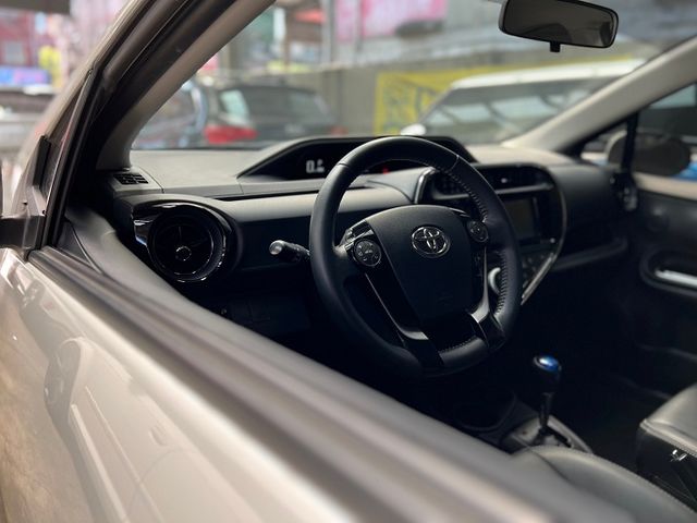 【實店拍攝】【實價販售】20年PRIUS C Crossover 盲點 摸門  第2張相片