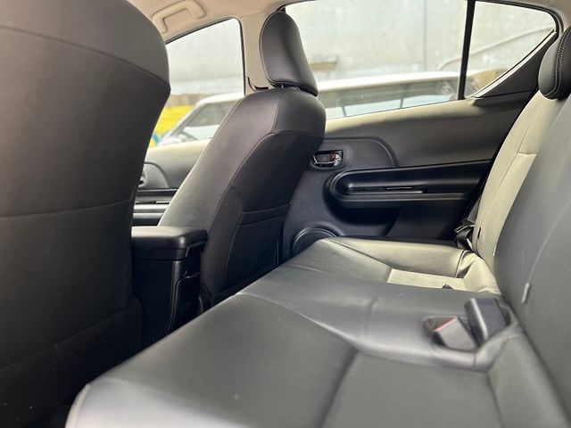【實店拍攝】【實價販售】20年PRIUS C Crossover 盲點 摸門  第13張相片