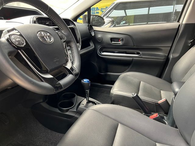 【實店拍攝】【實價販售】20年PRIUS C Crossover 盲點 摸門  第15張相片