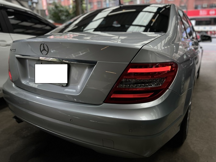 【實店拍攝】【實價販售】2011年BENZ C天窗 雙電動椅 1.8cc渦輪汽油  第2張相片