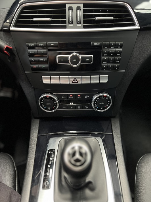 【實店拍攝】【實價販售】2011年BENZ C天窗 雙電動椅 1.8cc渦輪汽油  第12張相片