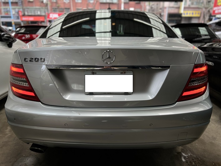 【實店拍攝】【實價販售】2011年BENZ C天窗 雙電動椅 1.8cc渦輪汽油  第13張相片