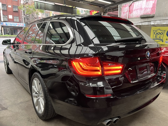 【實店拍攝】【實價販售】BMW 520D F11 旅行式完美車主釋出全部耗材更新  第2張相片