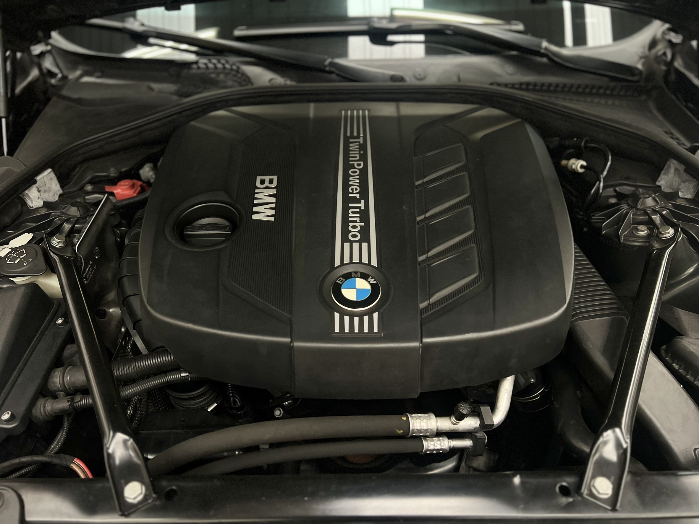 【實店拍攝】【實價販售】BMW 520D F11 旅行式完美車主釋出全部耗材更新  第10張相片