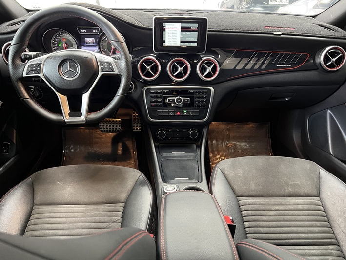 2015年式BENZ GLA 200 正AMG套件桶型麂皮座椅 電動尾門  第10張相片