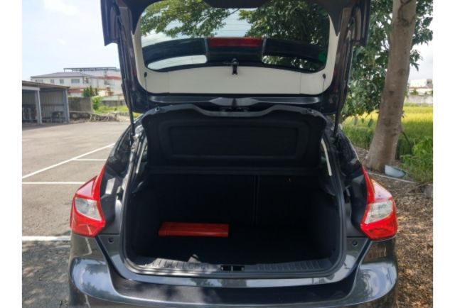 2014 Ford Focus 5D 2.0汽油運動型小鋼炮-S版  第6張相片