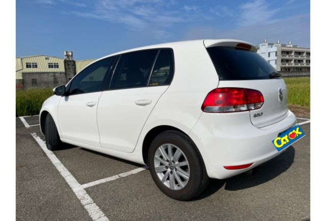 2010年式 6代GOLF 1.6 TDI 五門掀背車  第3張相片