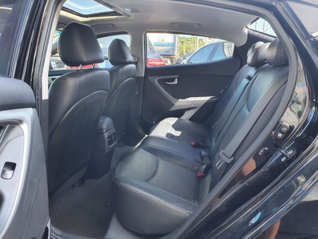 Hyundai Elantra  第3張相片