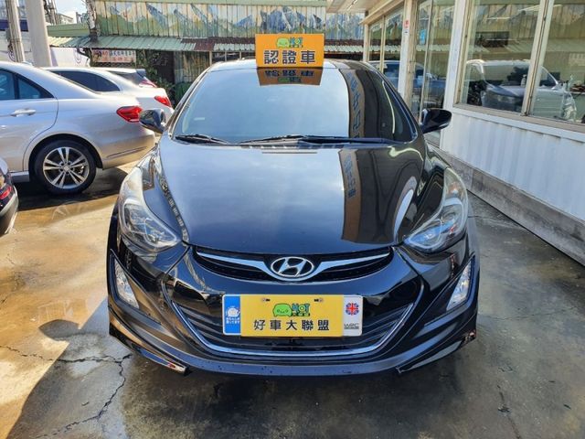 Hyundai Elantra  第7張相片